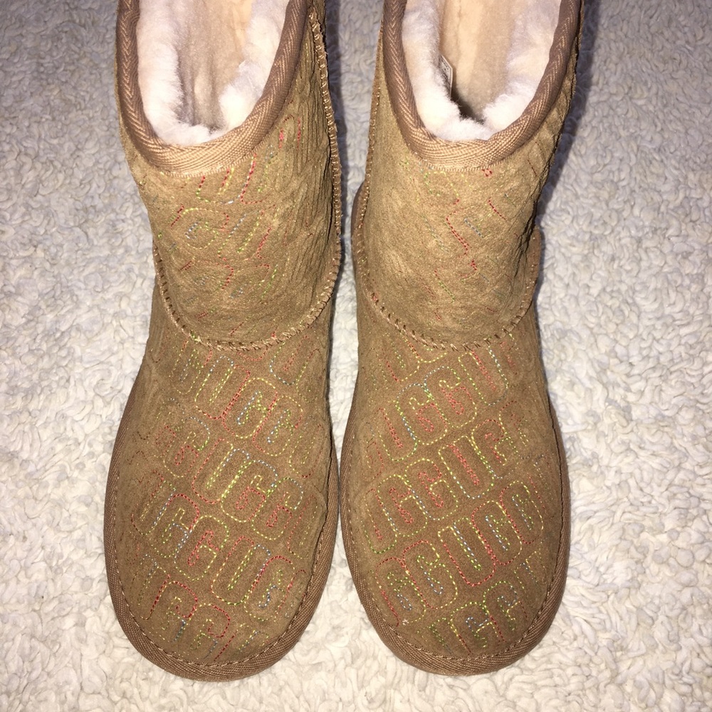 UGG